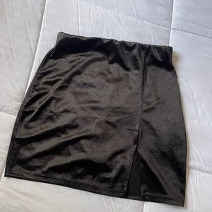 Satin mini skirt 🖤